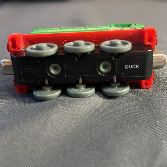 Thomas & Friends Take Along N Play Duck GWR #8 Diecast Metal Train Engine 2002 - Picture 6 of 6